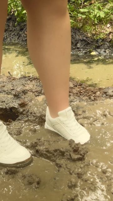 Девушка в грязи смотреть онлайн