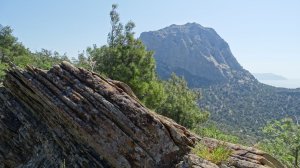 Крым. Новый Свет. Источник св. Анастасии и купель в горах.