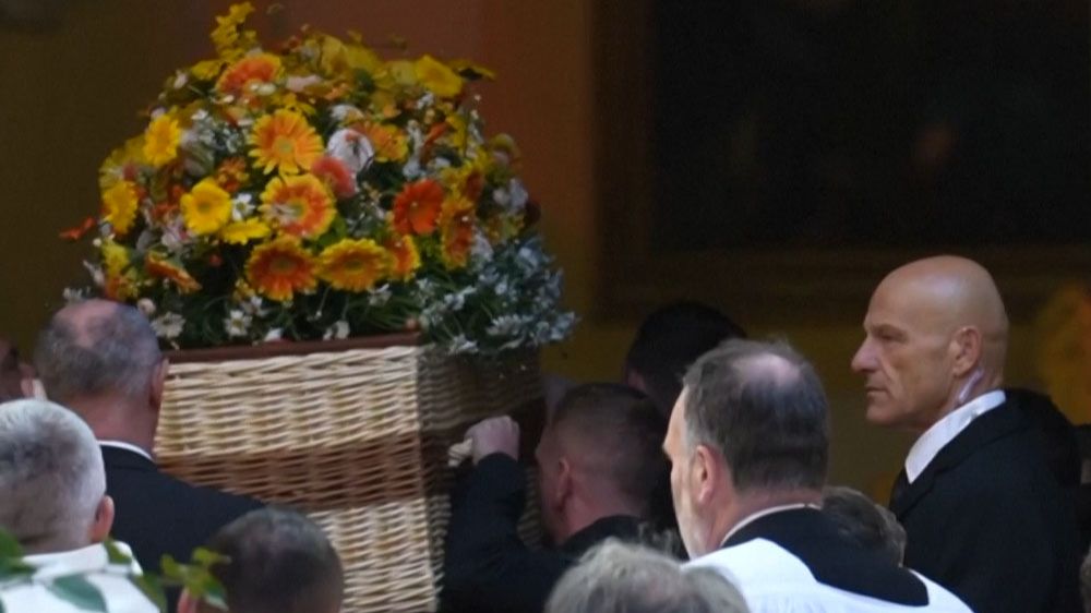 Брижит Бардо проводили в последний путь аплодисментами смотреть онлайн