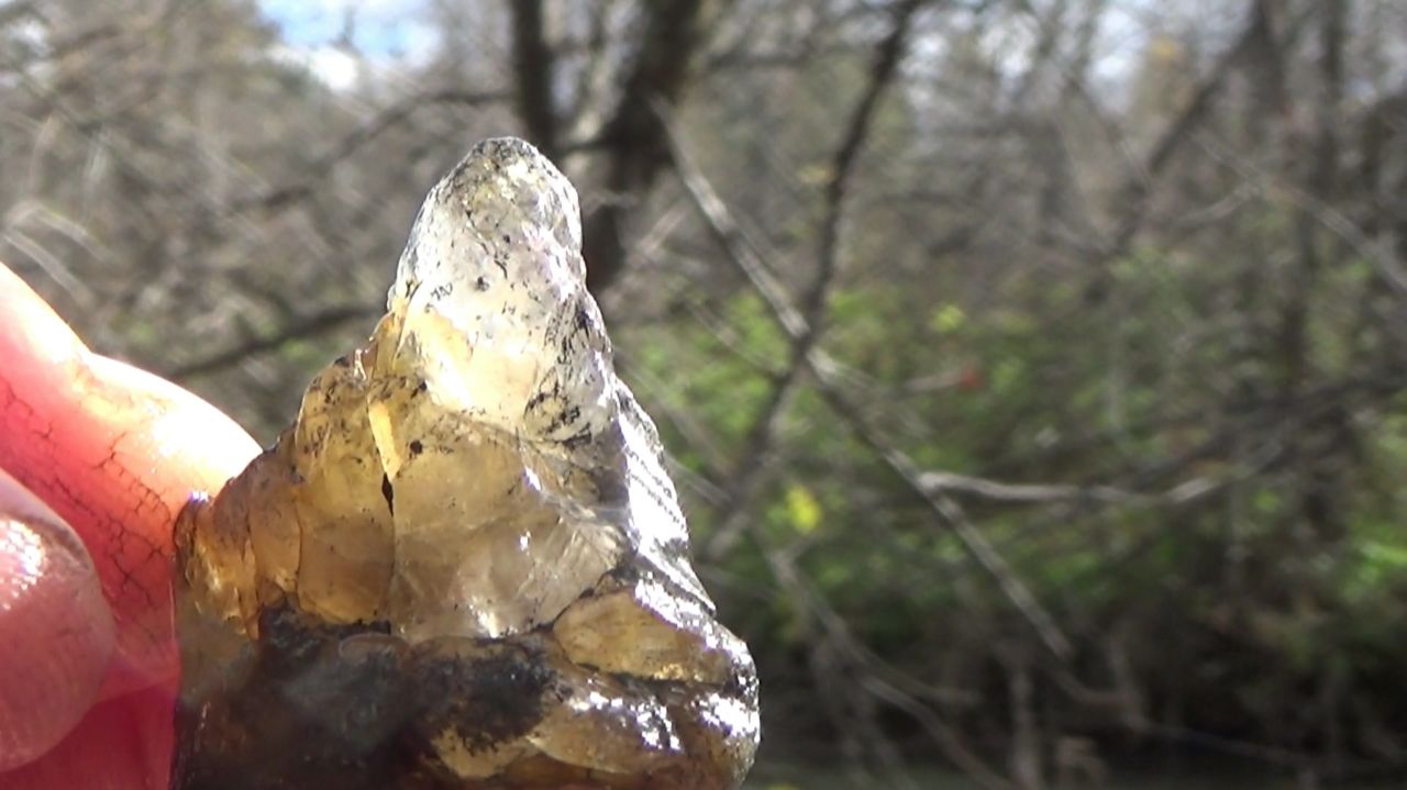 Нашел загадочный кристалл! смотреть онлайн