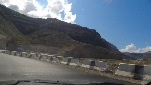 Автопутешествие по горам Кавказа. Мы выше облаков, перевалы, серпантины и тоннели. смотреть онлайн