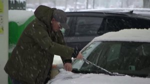 В Нидерландах из-за снегопадов начались перебои с поставками продуктов в магазины.