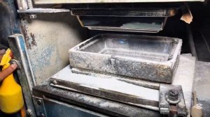 Увлекательный процесс создания высококачественных кожаных кошельков