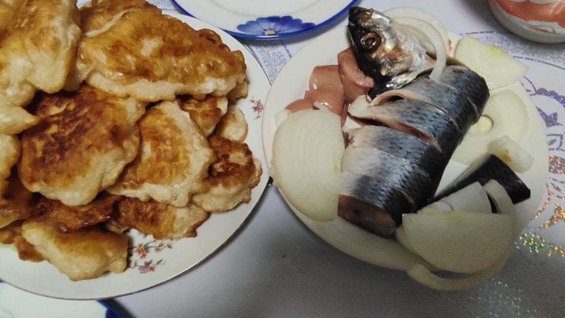 Жизнь в деревне 🏡 вонючий козёл😂🤷 // с Ларисой за работу, наконец - то // смотреть онлайн