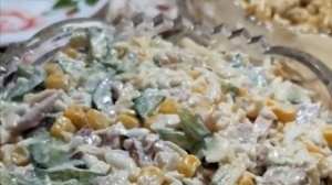 "ПРОСТОЙ" салат, который ВЗОРВЁТ ваш праздничный стол! Никто не угадает секрет.