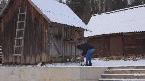 Деревенская жизнь Зимой: Первое тепло в Лесном домике