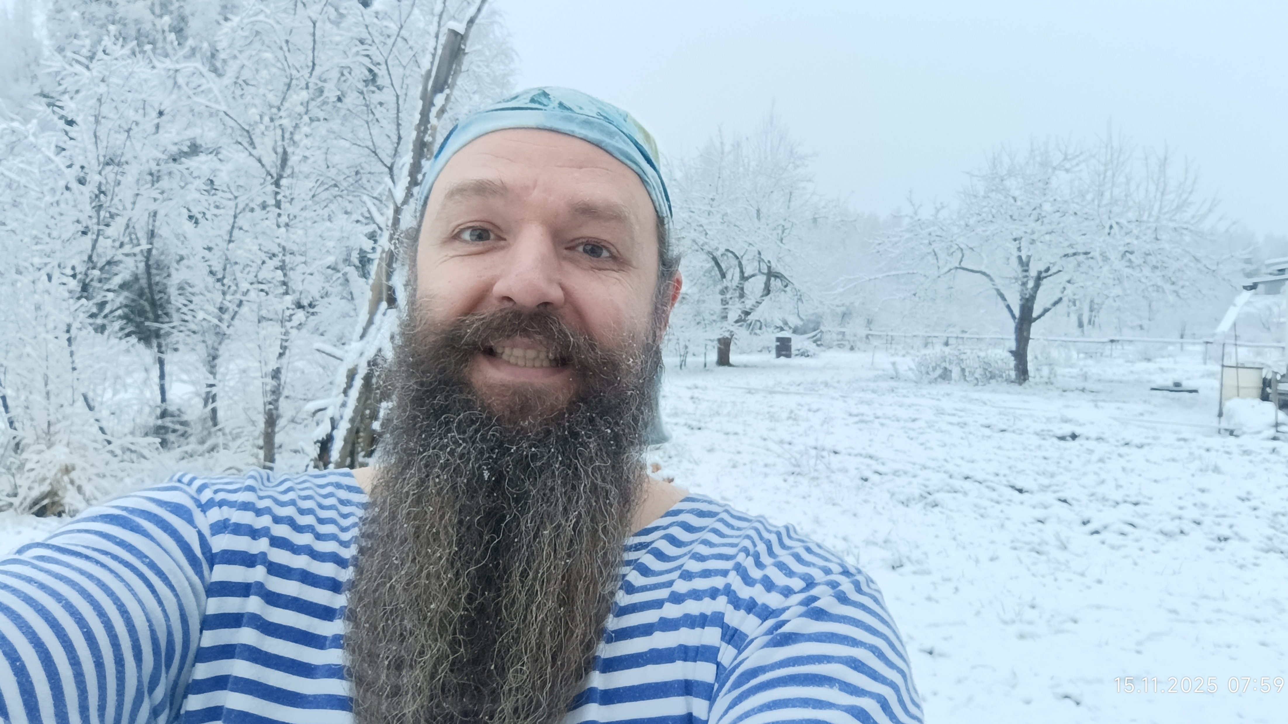 нельзя бить по топору лопнет! сломал два топора сразу напрочь! делал заготовки из сырых комлей берёз смотреть онлайн