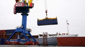 Путин поручил расширить импорт приоритетных товаров в Россию