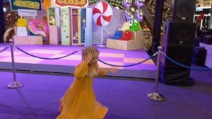 🔥 ЗАЖГЛА ПАТТАЙЮ! Спонтанный танец в ТЦ Терминал 21 — вот она, магия отпуска! 💃