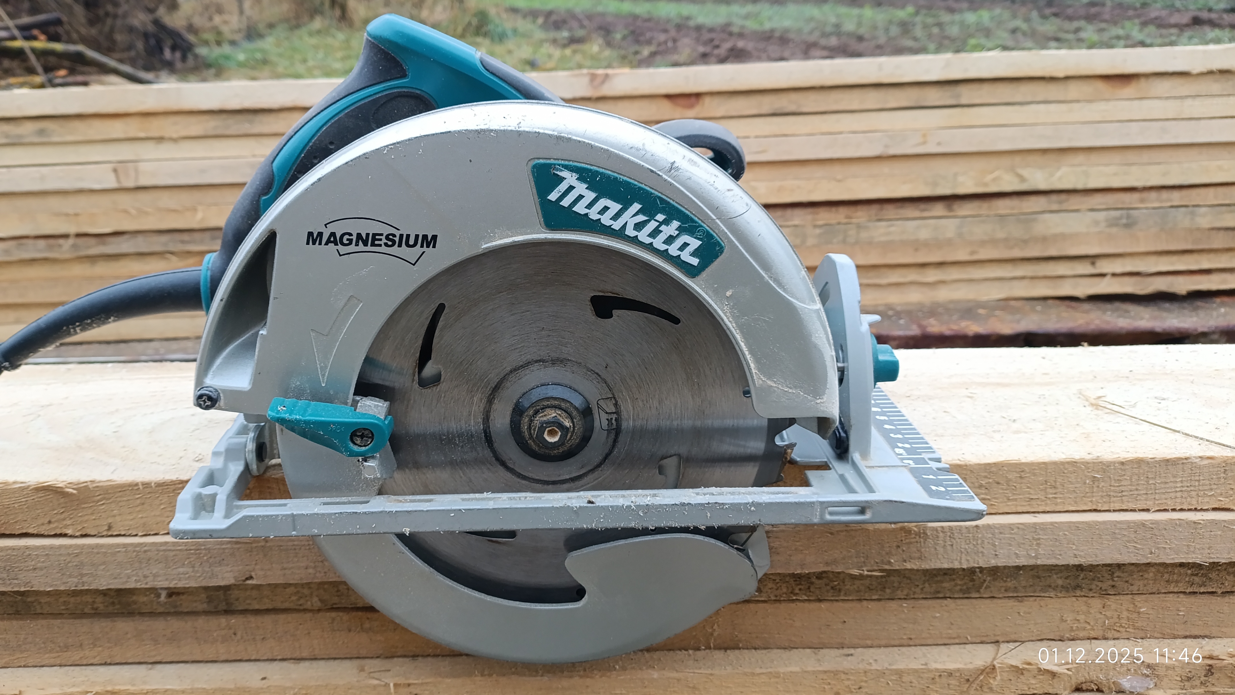 изо всех удобнейшая MAKITA 5008-MG magnesium ручная циркулярная пила дисковая самая лёгкая магниевая смотреть онлайн