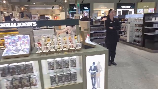 Летим в Таиланд на Рождество. Аэропорт "Шереметьево", в бизнес-зале мест нет смотреть онлайн