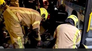 Один человек погиб в результате наезда автобуса на толпу протестующих в Израиле