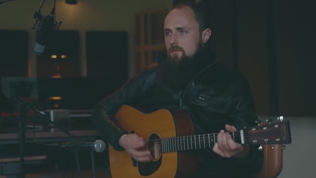 МЫ ДОЛЖНЫ БЫТЬ ГОТОВЫ К ПРИШЕСТВИЮ ЯХШУА ВСЕГДА, НО ТЕ КТО ДАЮТ ТОЧНЫЕДАТЫ ВОЗНЕСЕНИЯ В ЗАБЛУЖДЕНИИ смотреть онлайн