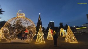 Новый Год в Сочи. Красивая новогодняя песня о Сочи. Новогодние ёлки и украшения.