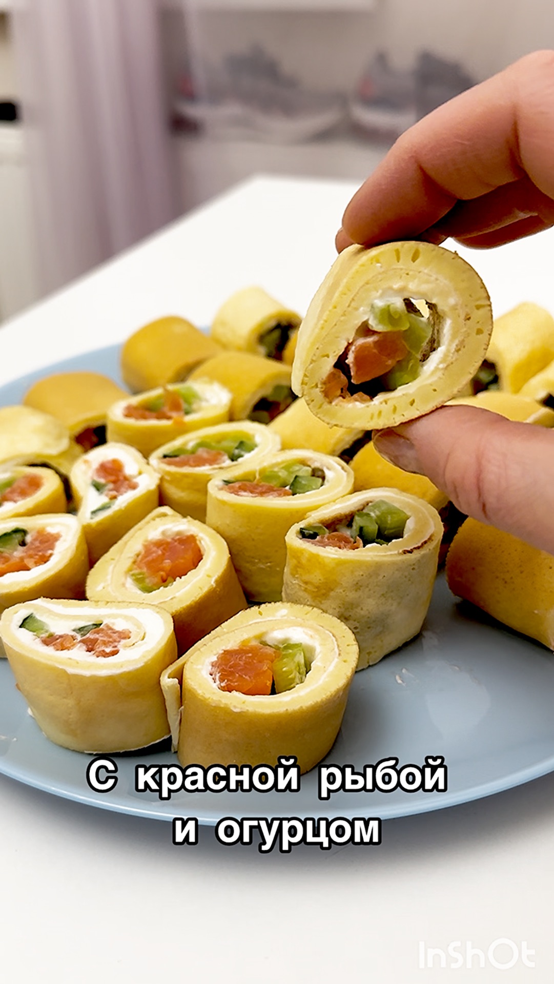 Яичные роллы с огурцом и красной рыбой!