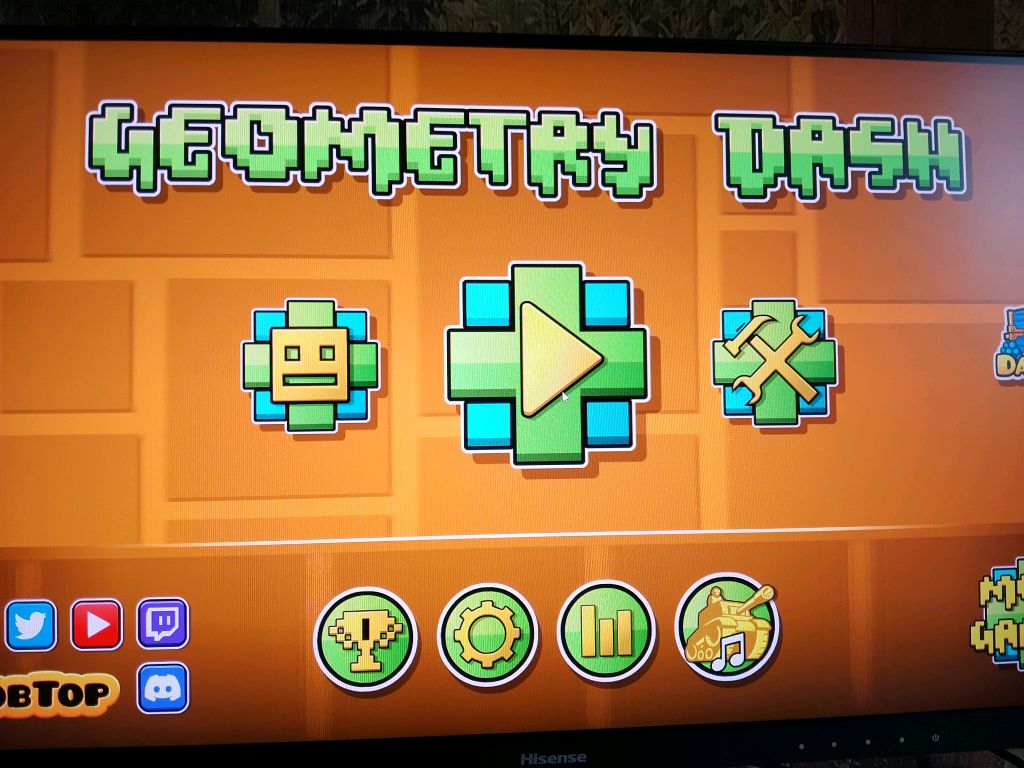 играю в новогодние левела в гд