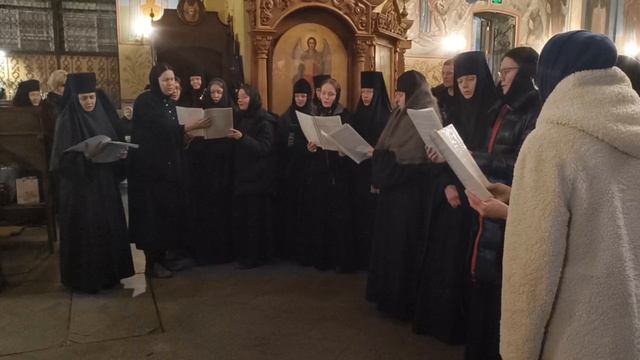 РОЖДЕСТВЕНСКИЕ КОЛЯДКИ В ИСПОЛНЕНИИ ХОРА ИВЕРСКОЙ ОБИТЕЛИ смотреть онлайн