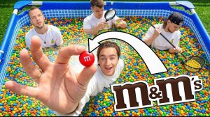 [Дюшес] Кто Первый Найдет M&M's В Бассейне Skittles, Получит 100.000 РУБЛЕЙ!