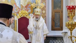 Епископ Герман совершил великую вечерню в праздник Рождества Христова в кафедральном соборе