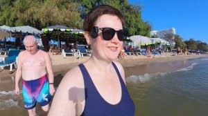 НАХАМИЛИ на пляже агрессивные туристы! Стоит ли КУПАТЬ в Паттайе или ехать на ОСТРОВА?! Нашла ЛЮБОВЬ