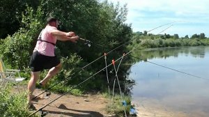 Мощные поклёвки леща !Рыбалка на донки!