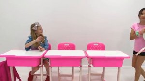 Настя и Ева выполняют задания папы [get.gt]