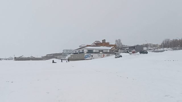 Развлекаловка на льду сегодня. Тольятти, Небо, пляж. смотреть онлайн