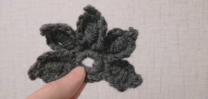 Половина цветка-ирландское кружево