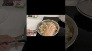 Готовлю куриное филе в сливках .