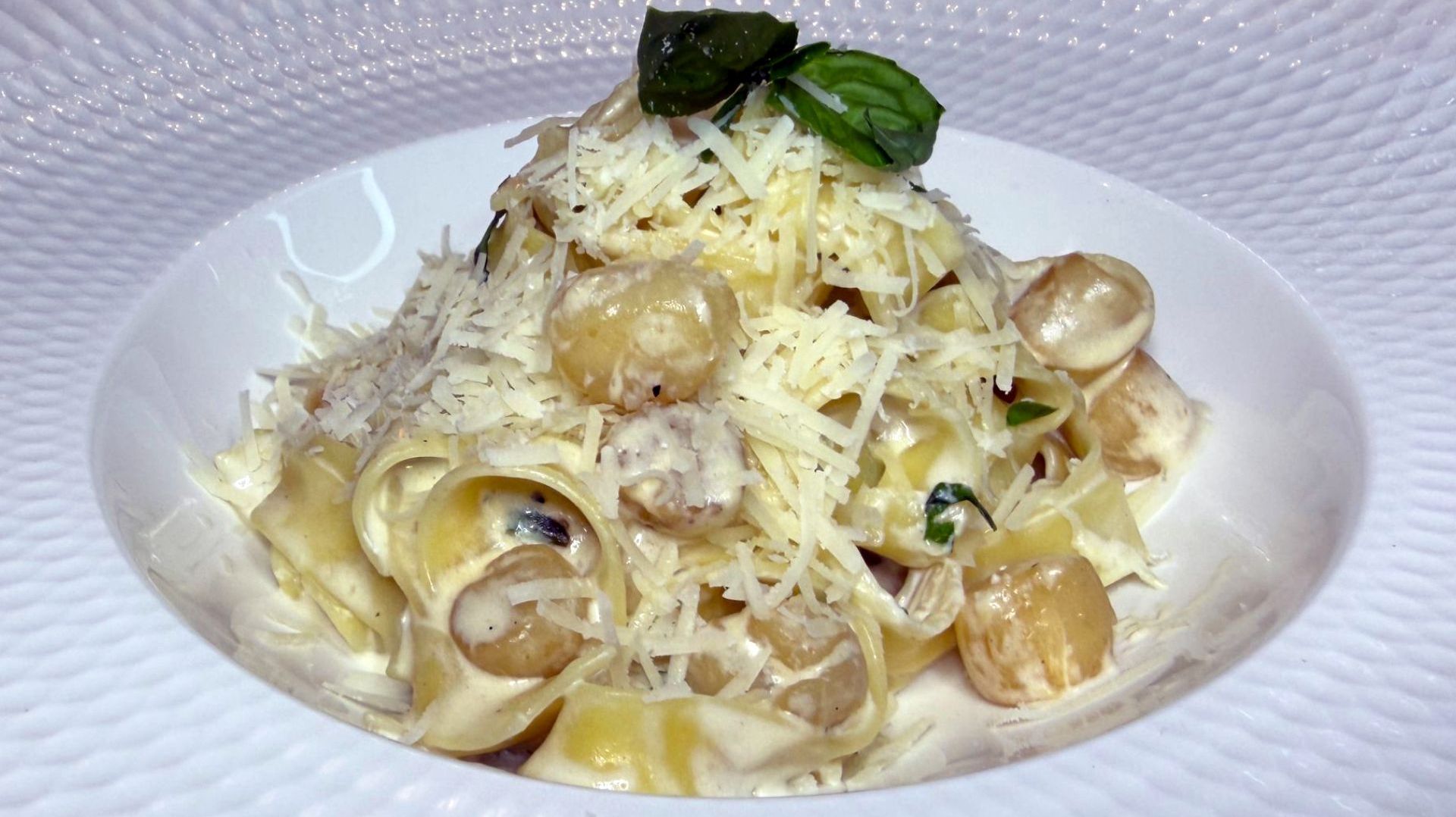 Паста с Морскими Гребешками в Сливочном Соусе смотреть онлайн