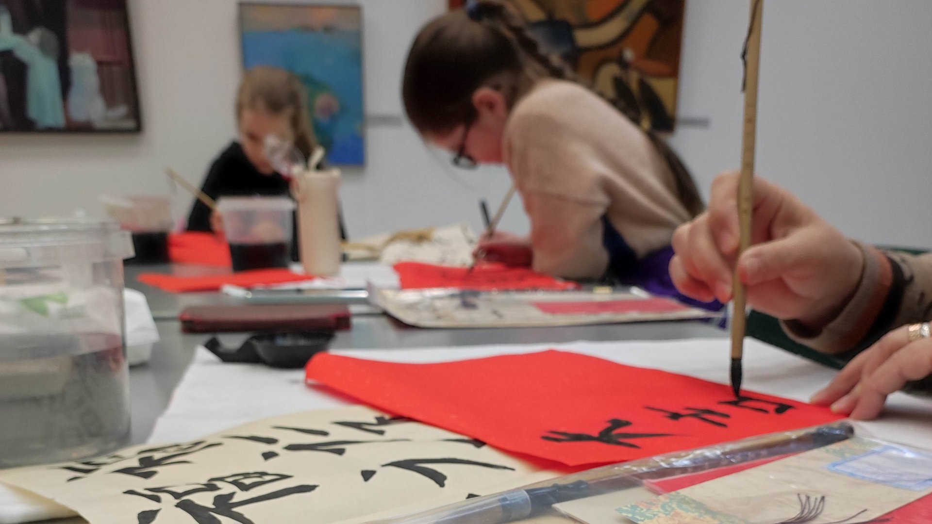 Китайская каллиграфия для начинающих. Урок 2. Вертикальные черты 07-01-2026 смотреть онлайн