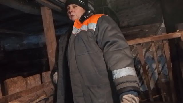 ВЫПУСК 32 ДЕРЕВЕНСКИЙ РОДДОМ ПЕРЕПОЛНЕН. РОДЫ У ОВЕЧЕК ПРОХОДЯТ БУРНО.