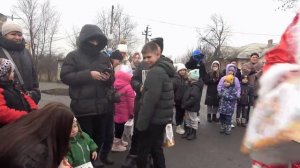 Донецк. 🎄Раздача подарков в Петровском районе (Жилплощадка, Мандрыкино, посёлки шахт №7 и 29)🎄