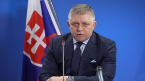 Фицо: кредиты ЕС на военные нужды Киева только продлевают мучения украинцев