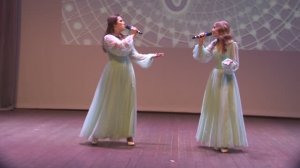 "МЕЧТАЙ" (Т. Демчук, М. Дорошевич ) - поют София и Надежда АКСЁНОВЫ