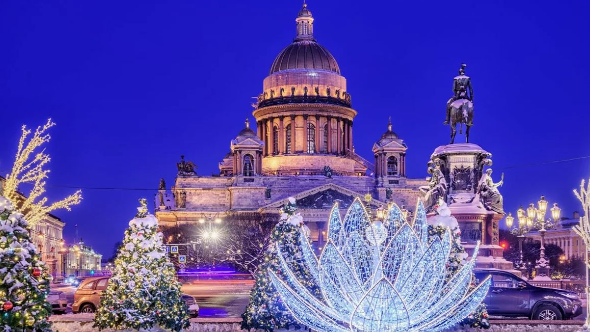 Новогодняя Исаакиевская площадь Петербурга смотреть онлайн