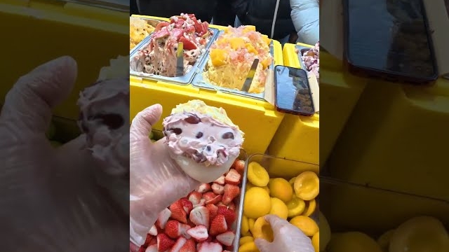 сладкие моти с фруктами и сыром