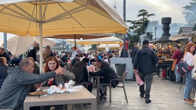 Ялта. Рождественские гуляния. 07.01.2026. С праздником! Народу, не протолкнуться! Крым. Crimea.Yalta смотреть онлайн