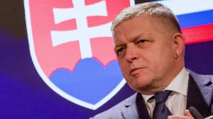 Фицо: Словакия будет оказывать Украине исключительно гуманитарную помощь