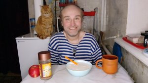 обед с Рыжулей. я не могу бросить пить таблетки. мукбанг. обжор. еда на камеру. диета. шизофрения.