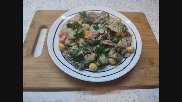 Перепелиные потрошки тушеные в сметане смотреть онлайн