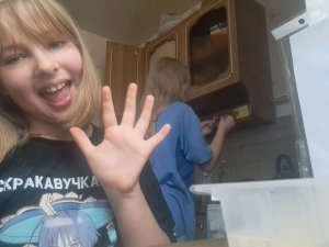 мы с подругой сидим тип на кухнк