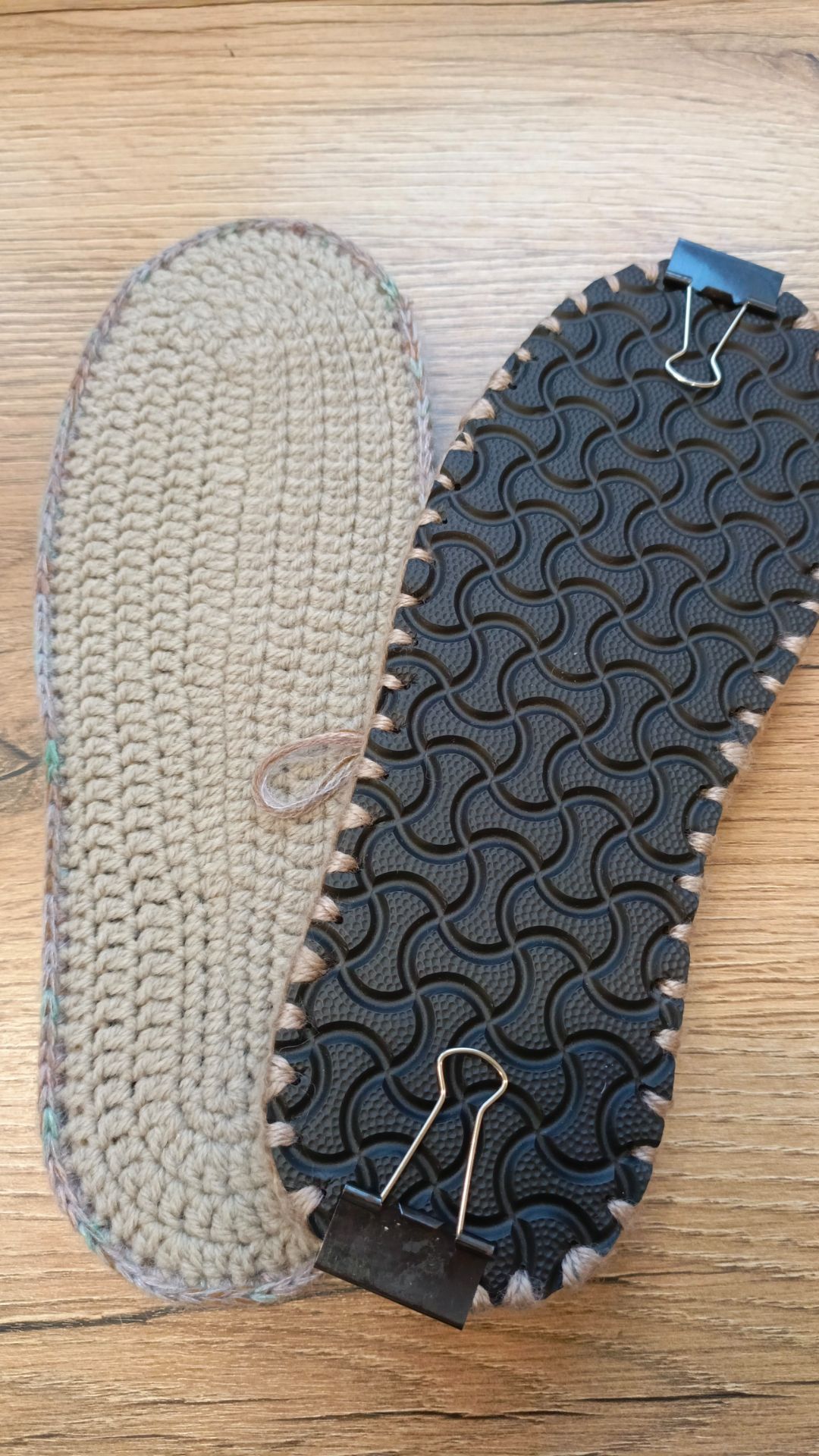 Какую связать стельку на готовую широкую подошву для тапочек ? смотреть онлайн