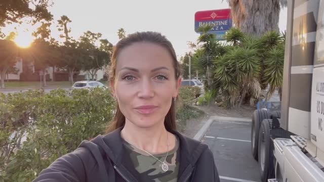 ANKA - Дальнобойщица в США. - Разбили лобовое стекло. Посетили Google и Apple в Купертино смотреть онлайн