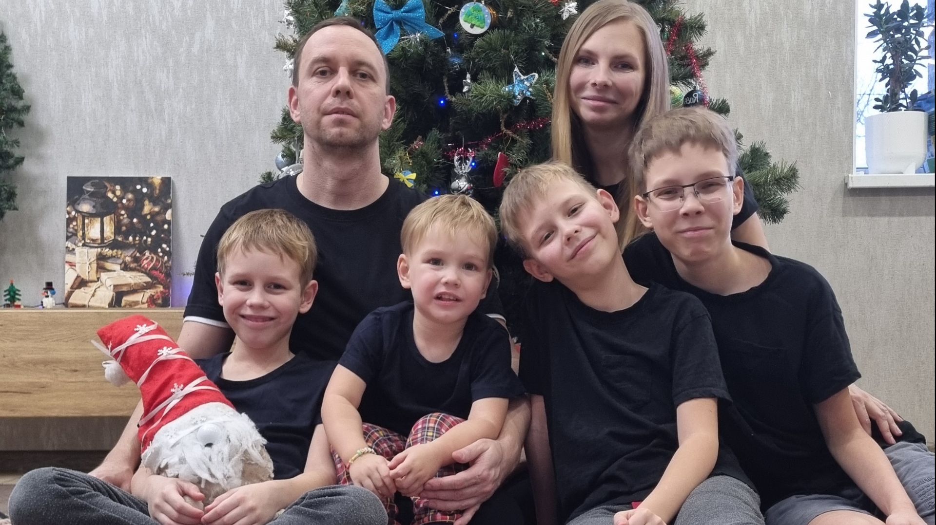 vlog 🎄❄️НОВЫЙ ГОД В СЕМЬЕ С ДЕТЬМИ / 😁 ВЕСЕЛЫЕ КОНКУРСЫ ДЛЯ БОЛЬШОЙ СЕМЬИ / ПРОСТЫЕ ПОДАРКИ 🎁 смотреть онлайн