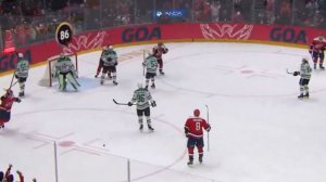 Овечкин забил "Далласу" свой 915-й гол в НХЛ и обновил исторический рекорд