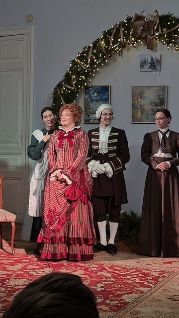 Елка в доме госпожи Тупиковой. Екатеринбург. Дом Актера. смотреть онлайн