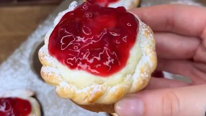 Творожные БУЛОЧКИ…🥐🍒😋