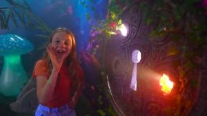 Настя и Эвелин в стране чудес [get.gt]