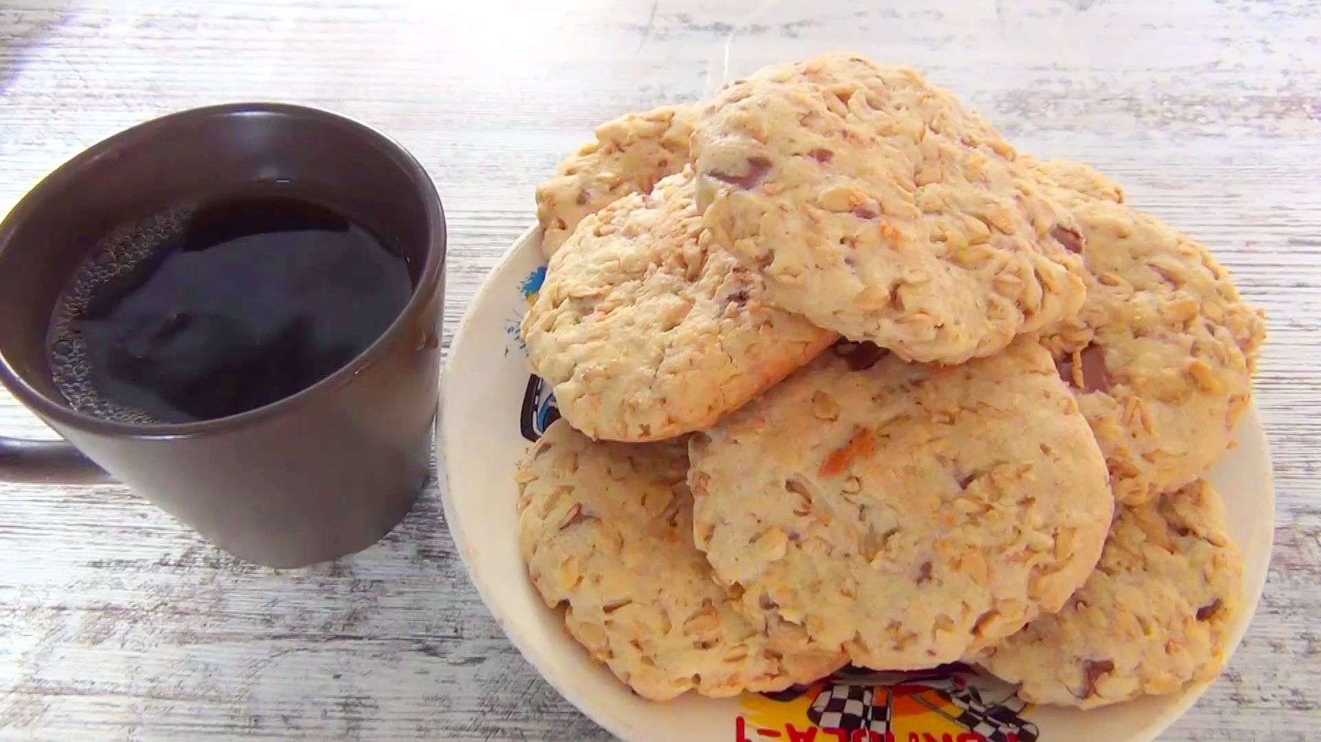Домашнее овсяное печенье с кусочками шоколада - рецепт смотреть онлайн